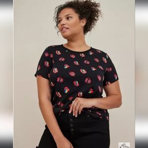 Torrid Rainbow Lips Super Soft Slub Tee, size 2. PRIDE 🌈